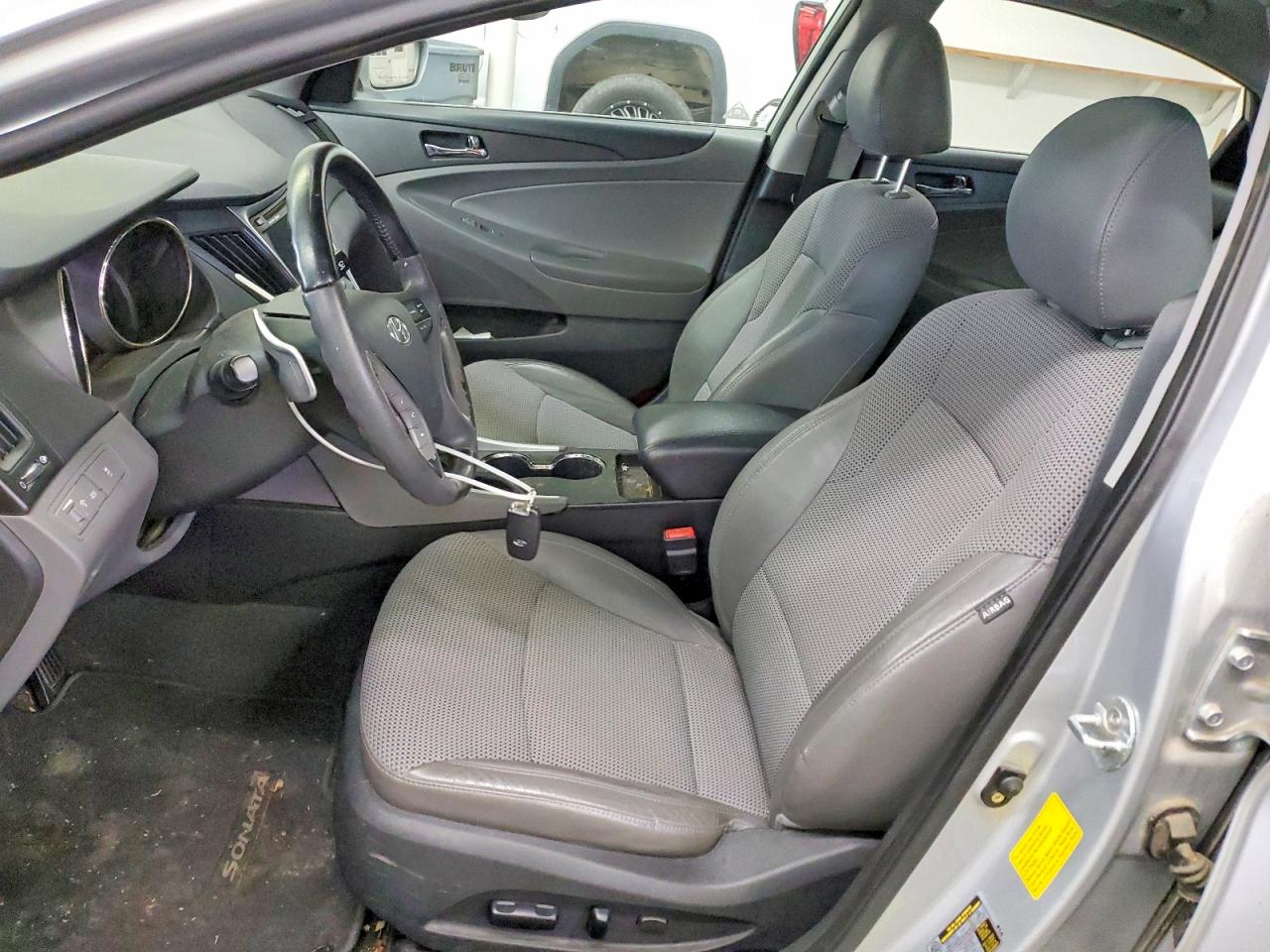 2011 HYUNDAI SONATA SE photo 7