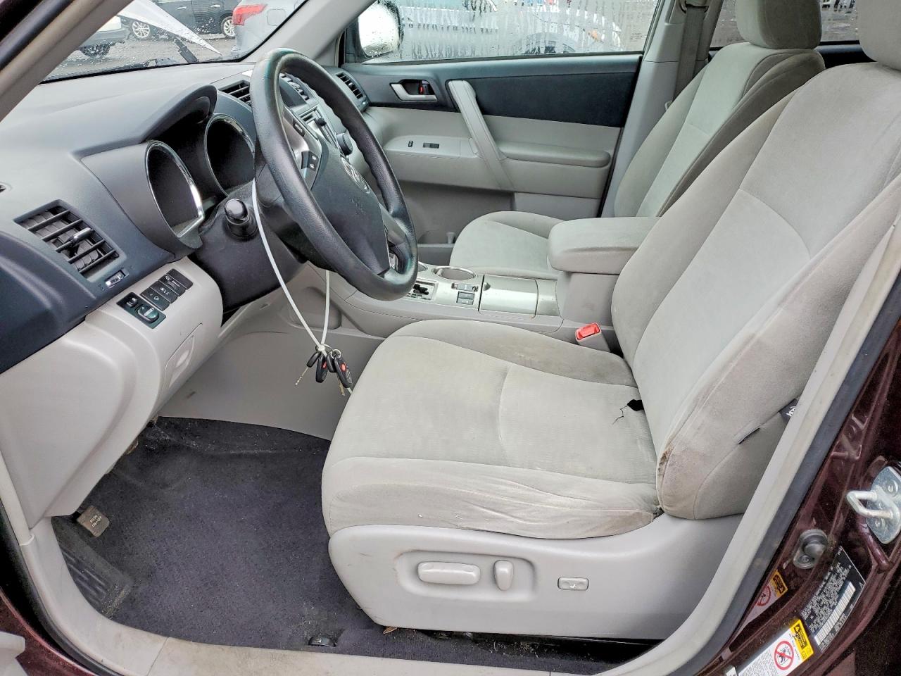 2013 TOYOTA HIGHLANDER BASE photo 7