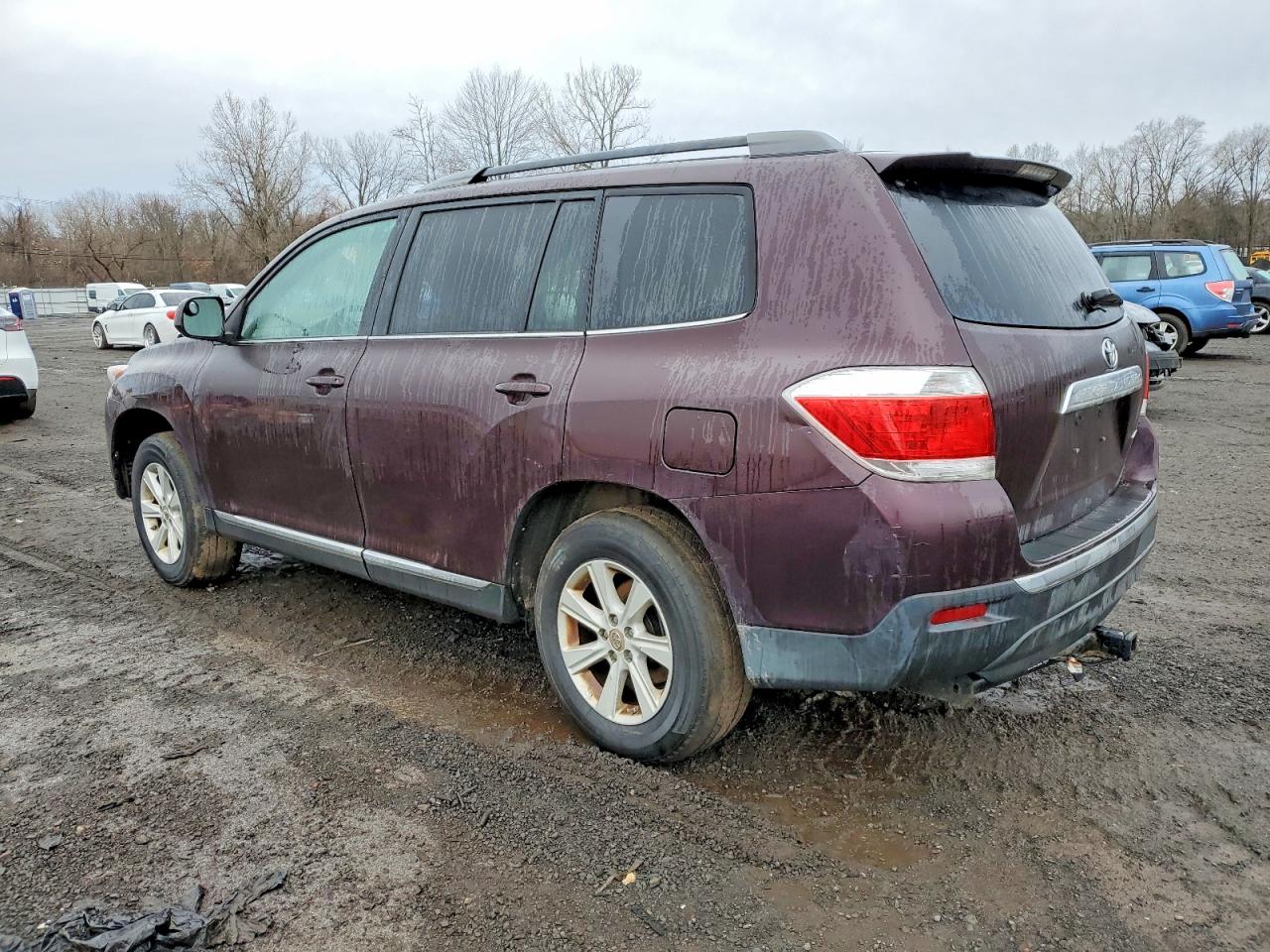 2013 TOYOTA HIGHLANDER BASE photo 2