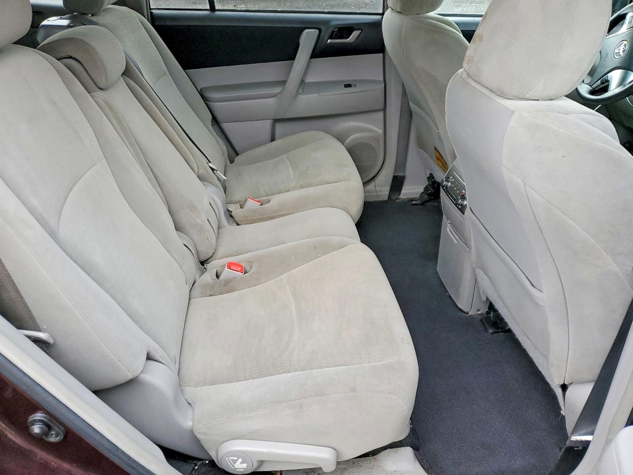 2013 TOYOTA HIGHLANDER BASE photo 11