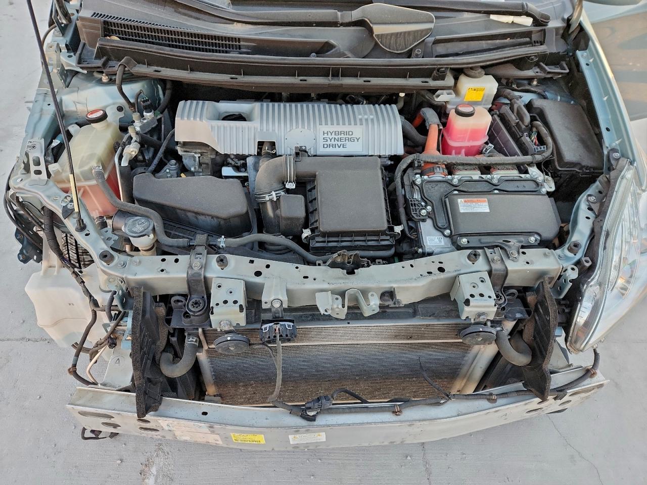 2015 TOYOTA PRIUS photo 11