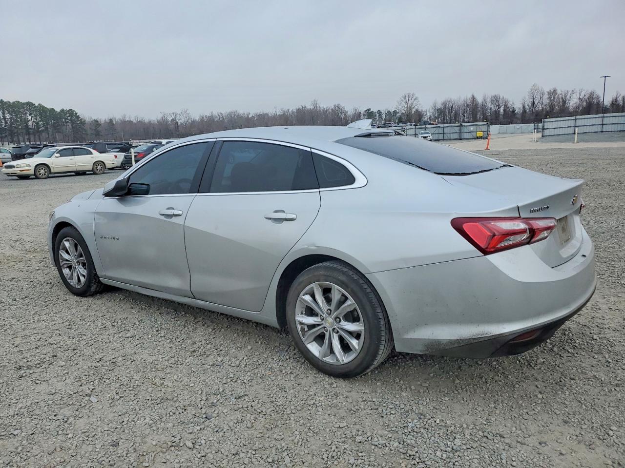 2022 CHEVROLET MALIBU LT photo 2