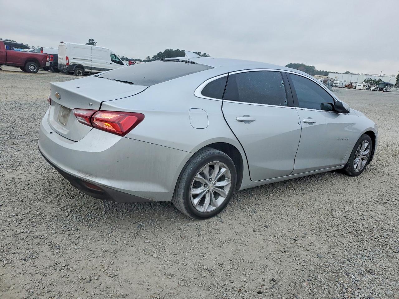 2022 CHEVROLET MALIBU LT photo 3