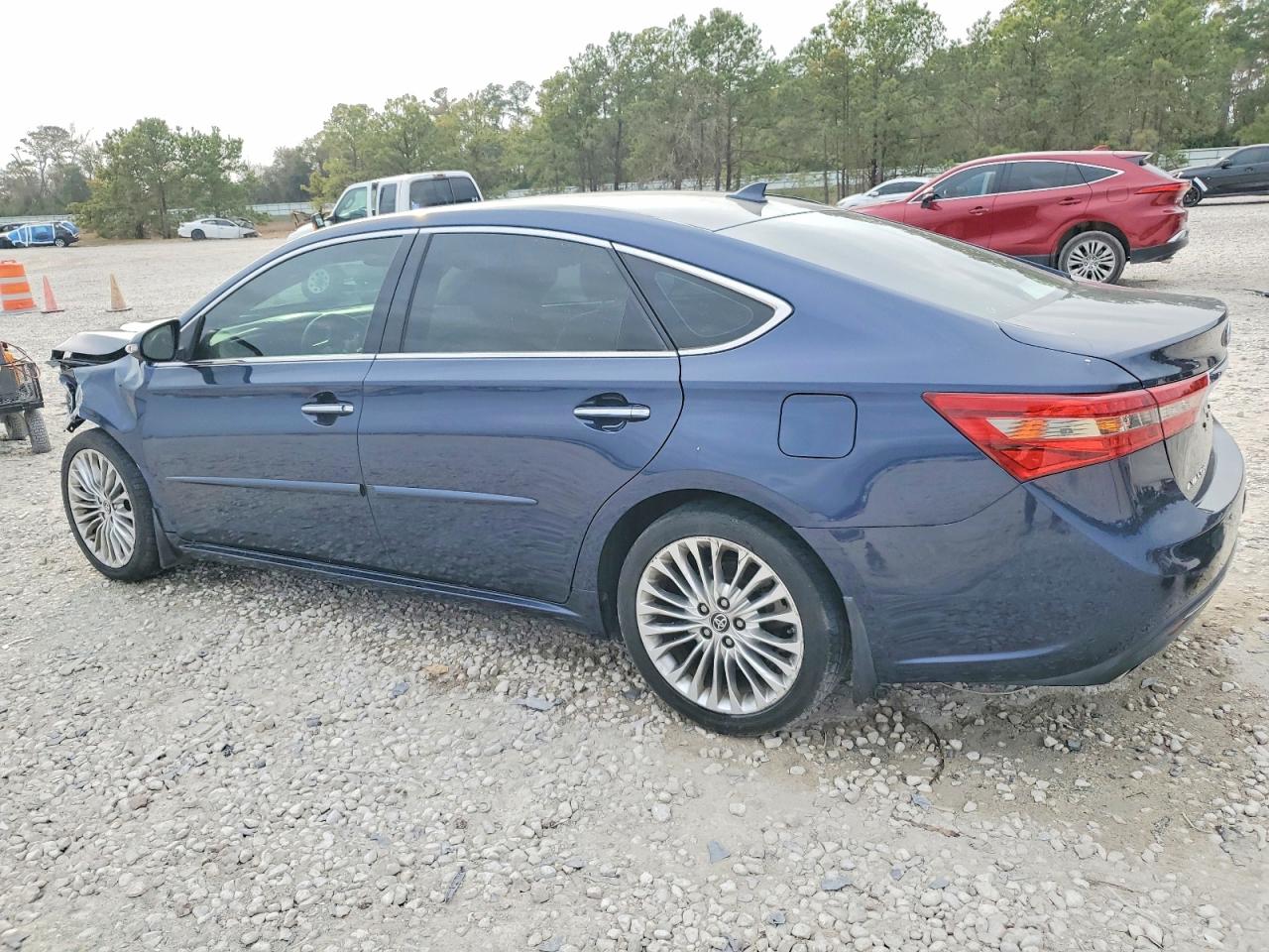 2016 TOYOTA AVALON LIMITED photo 2