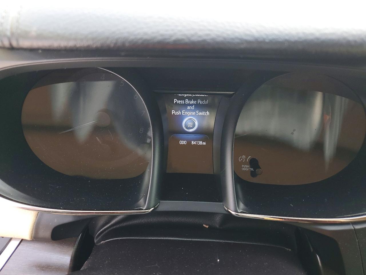 2016 TOYOTA AVALON LIMITED photo 9