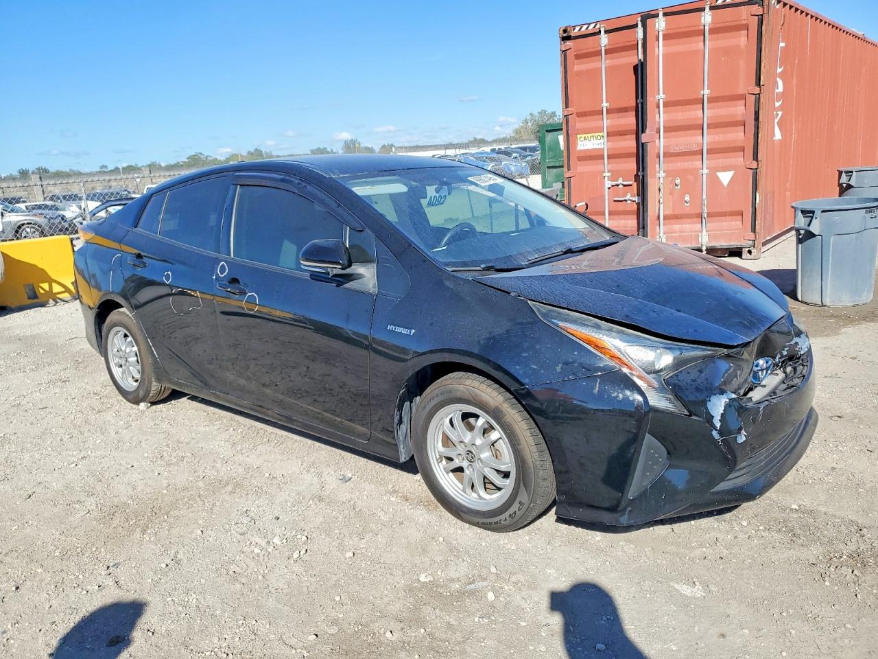 2016 TOYOTA PRIUS photo 4