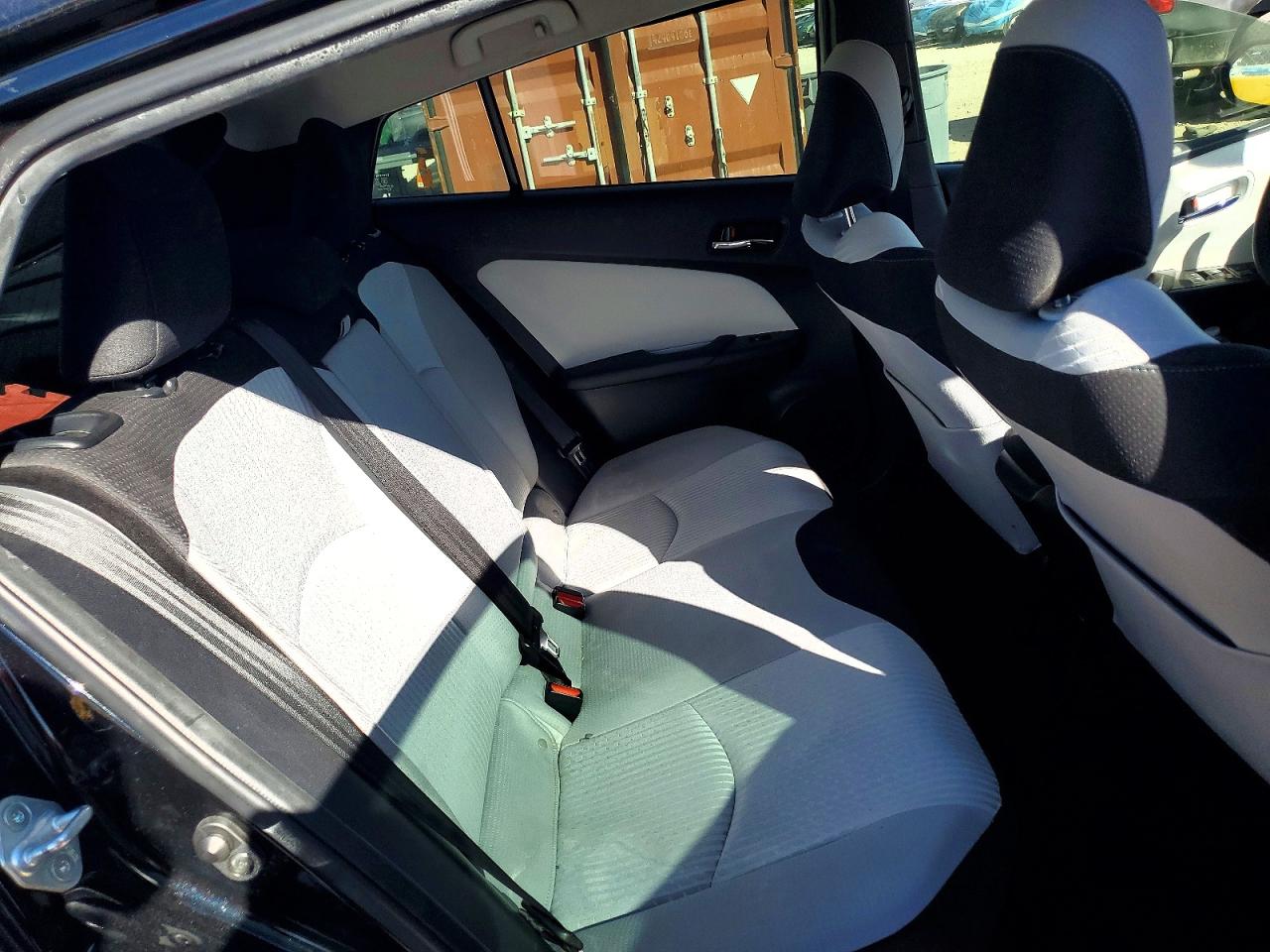 2016 TOYOTA PRIUS photo 10