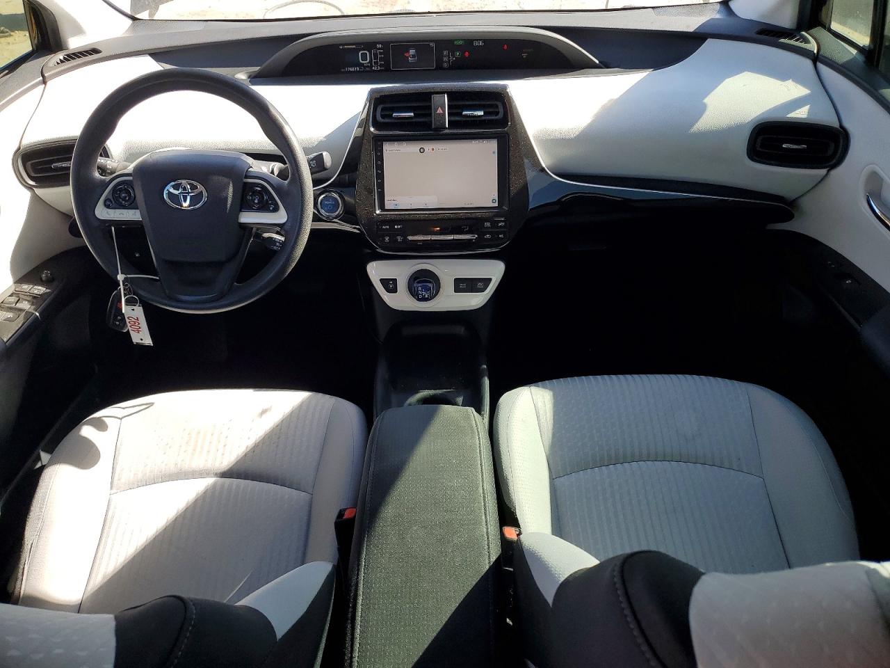 2016 TOYOTA PRIUS photo 8