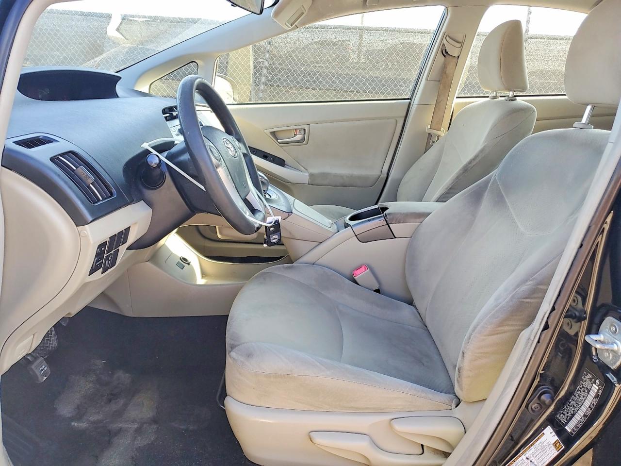 2012 TOYOTA PRIUS TWO photo 7