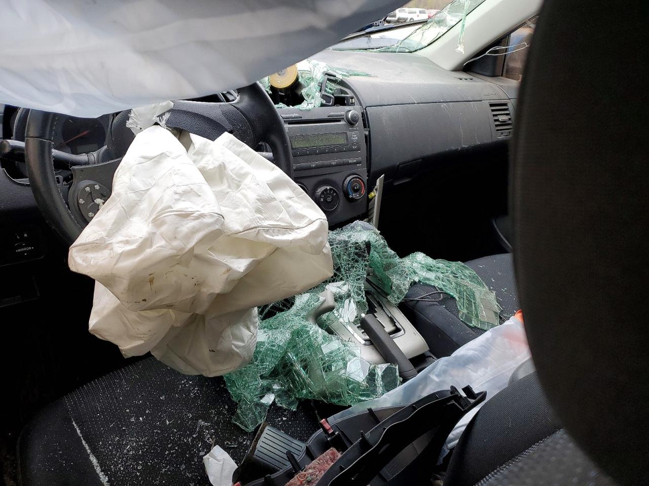 2010 TOYOTA COROLLA BASE photo 8