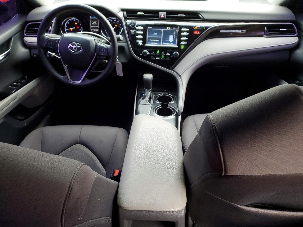 2019 TOYOTA CAMRY L photo 8