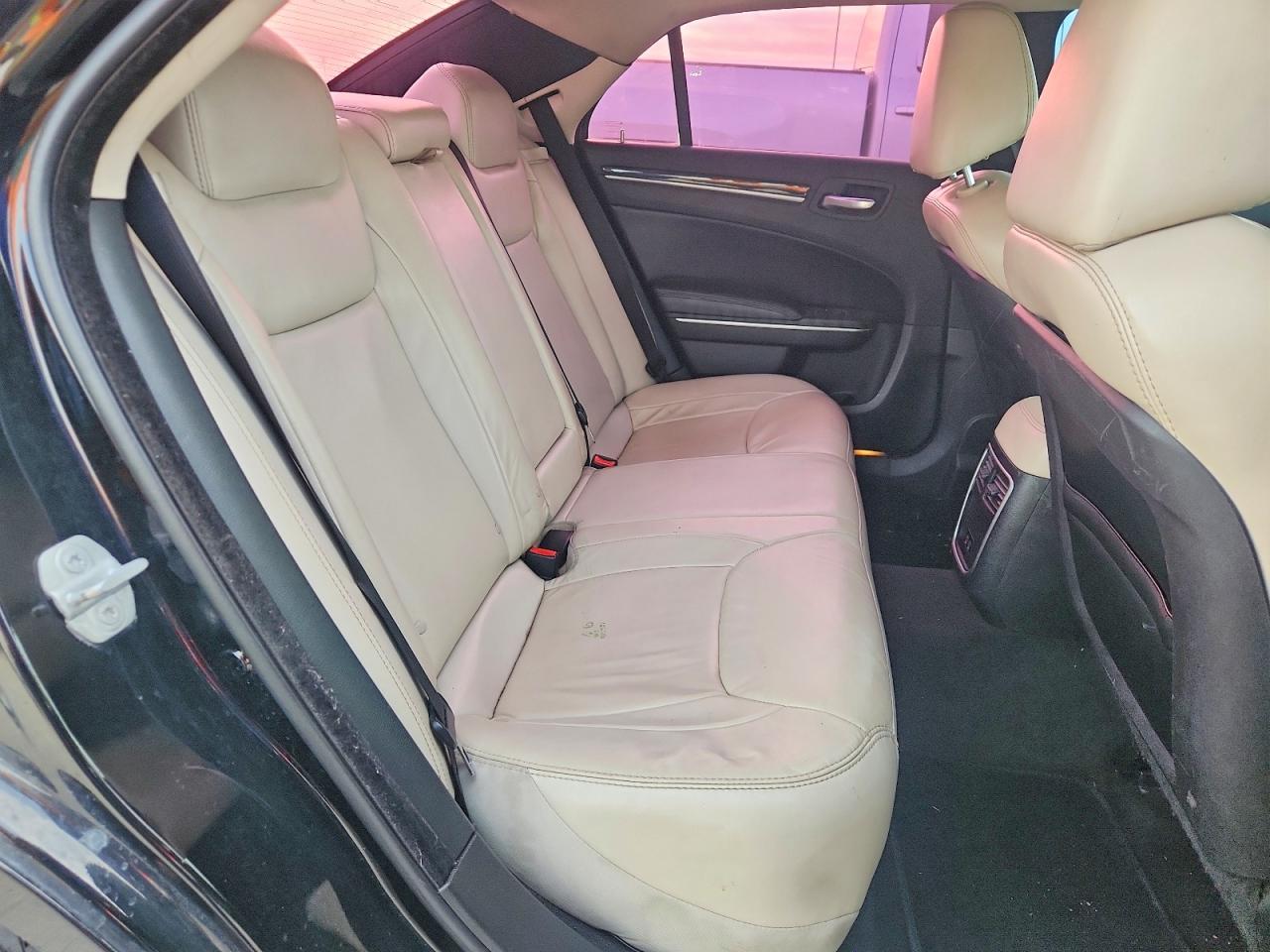 2016 CHRYSLER 300 LIMITED photo 19