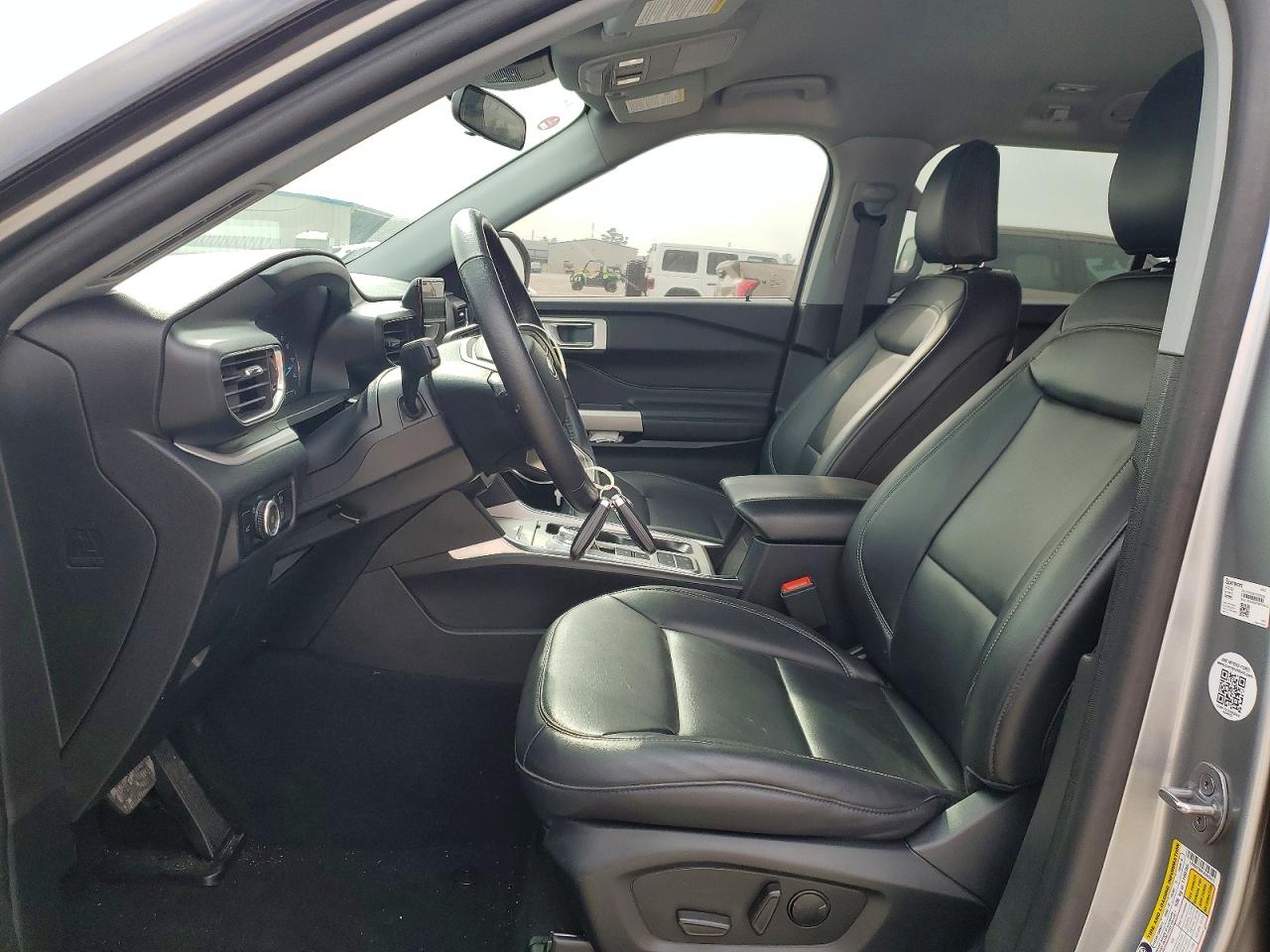 2024 FORD EXPLORER XLT photo 7