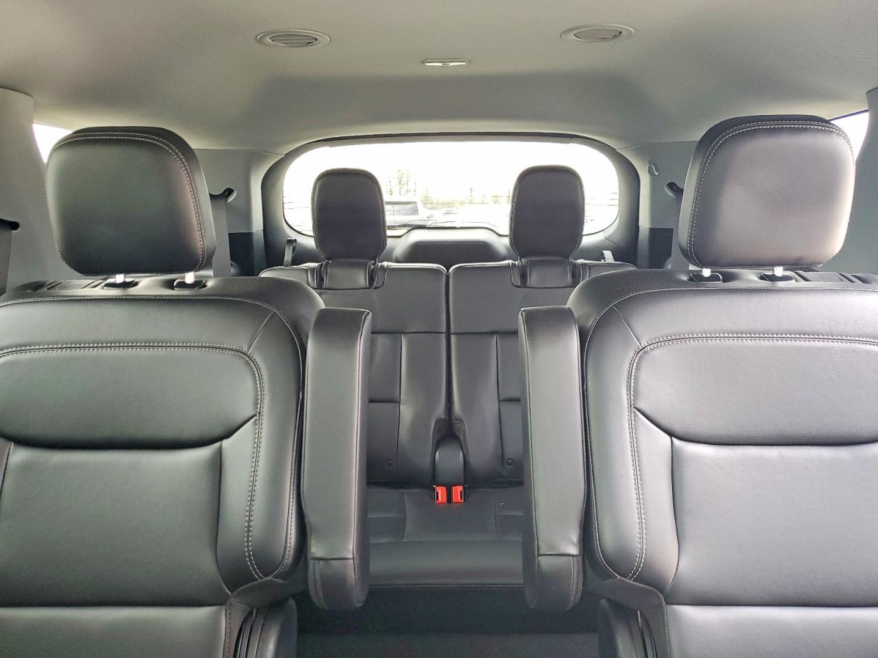 2024 FORD EXPLORER XLT photo 10