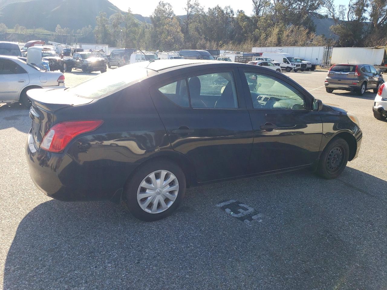 2014 NISSAN VERSA S photo 3
