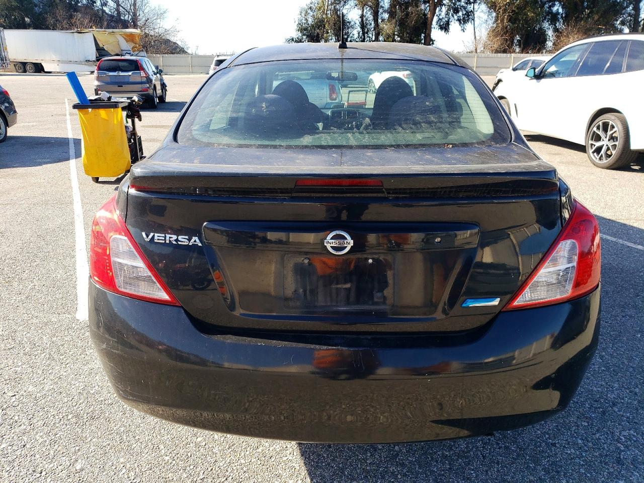 2014 NISSAN VERSA S photo 6