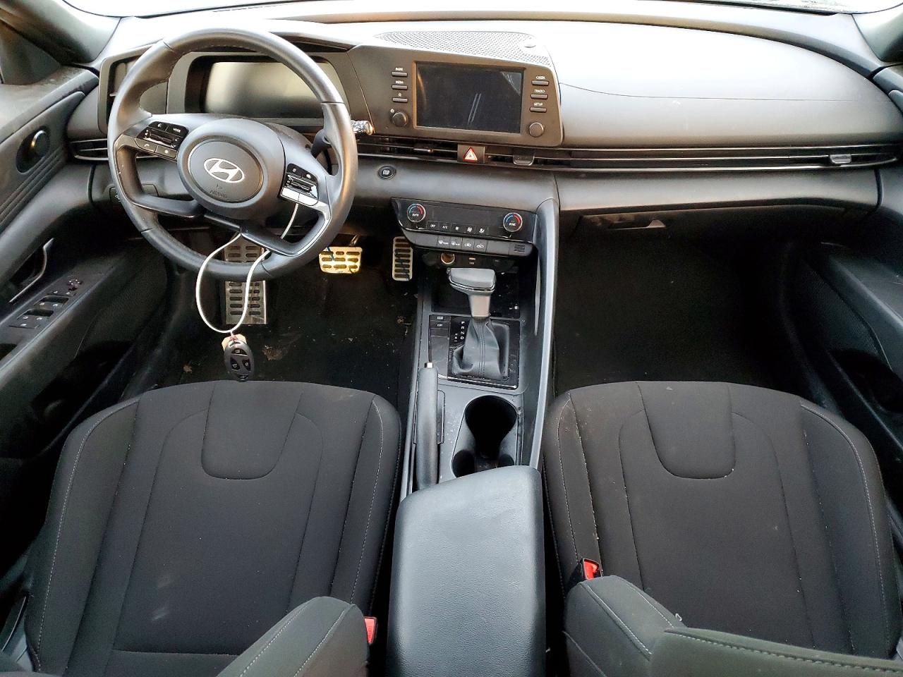 2025 HYUNDAI ELANTRA SEL SPORT photo 8