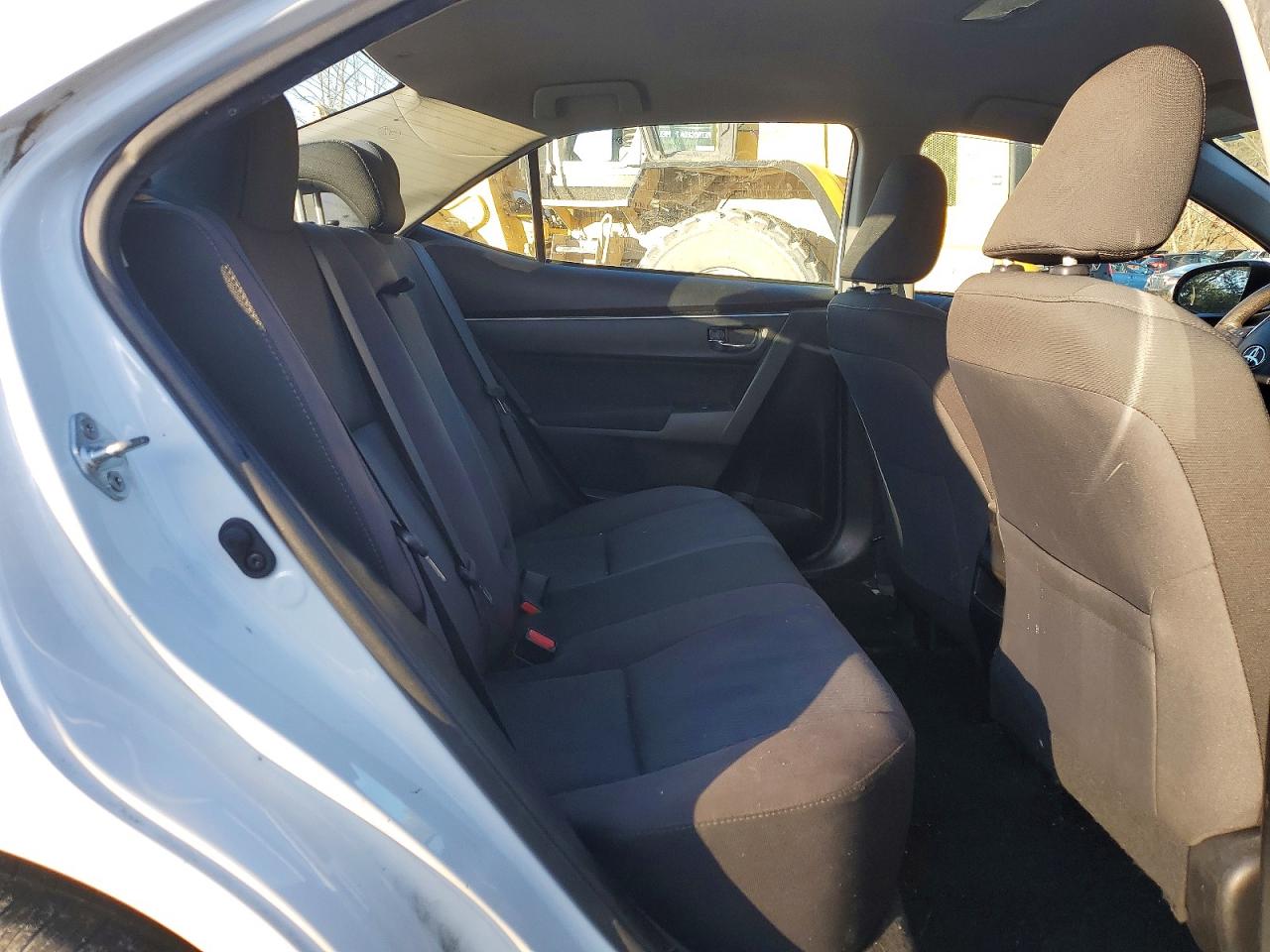 2018 TOYOTA COROLLA LE photo 10