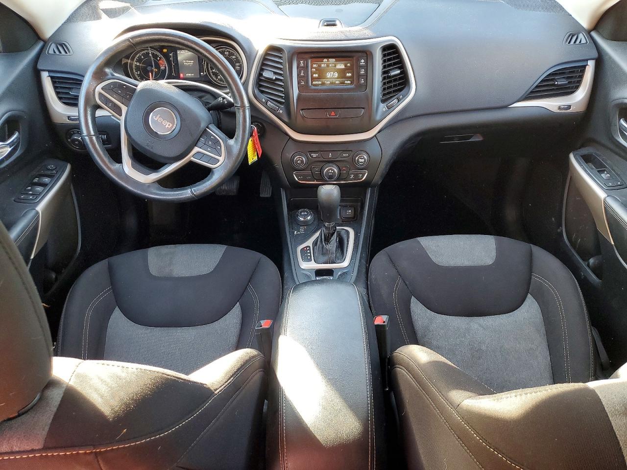 2018 JEEP CHEROKEE LATITUDE photo 8