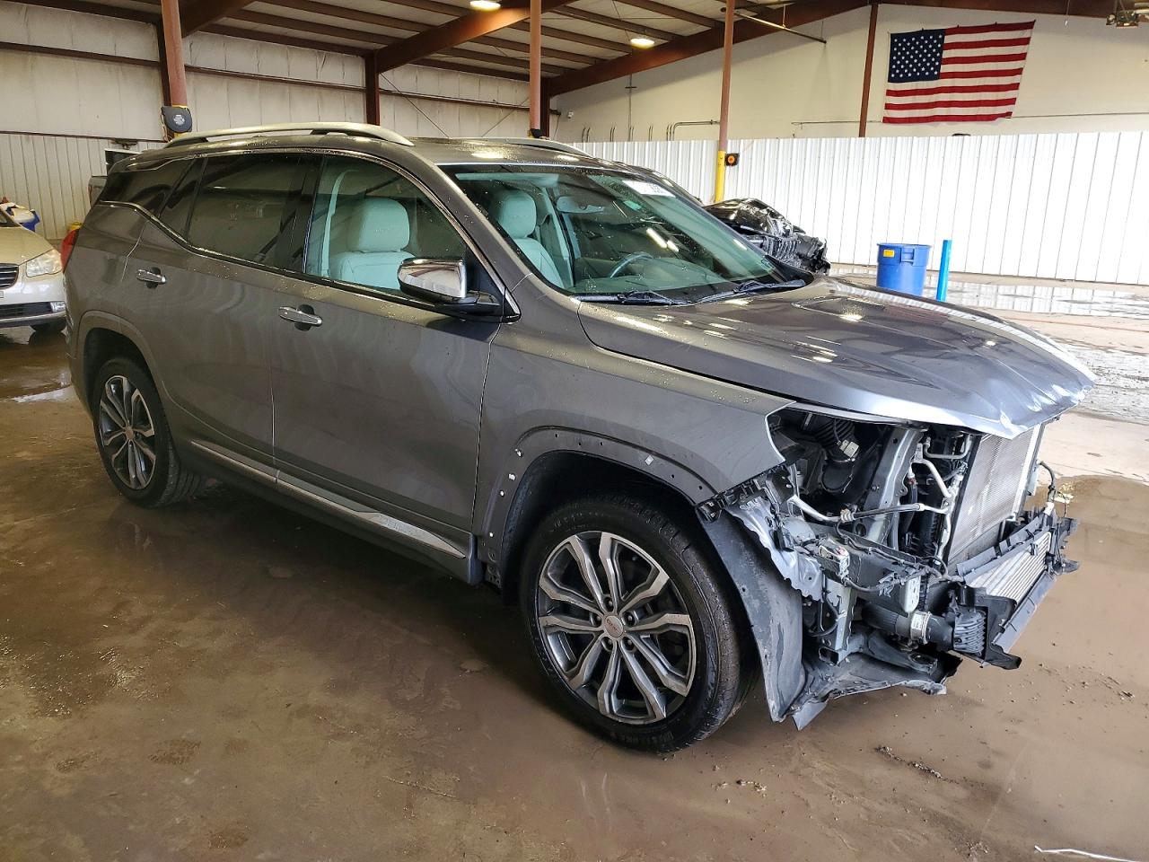 2018 GMC TERRAIN DENALI photo 4
