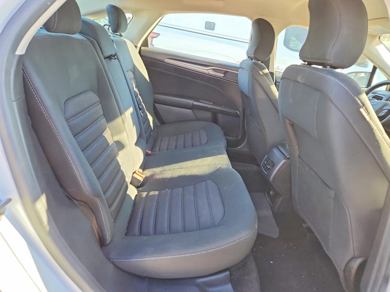 2018 FORD FUSION SE photo 10
