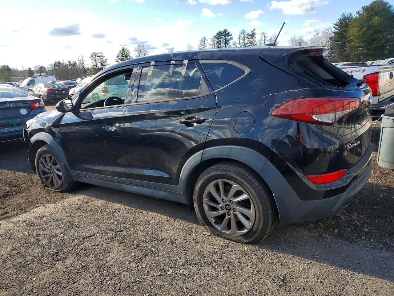 2016 HYUNDAI TUCSON SE photo 2