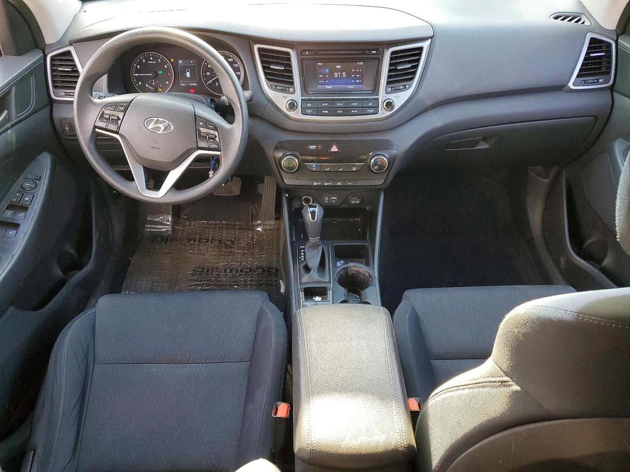 2016 HYUNDAI TUCSON SE photo 8