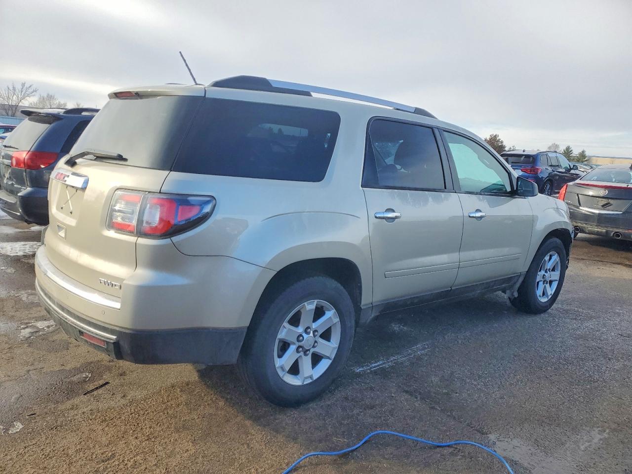 2015 GMC ACADIA SLE photo 3