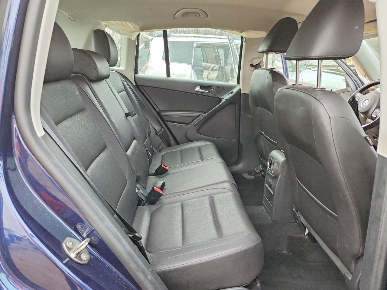 2016 VOLKSWAGEN TIGUAN S photo 11