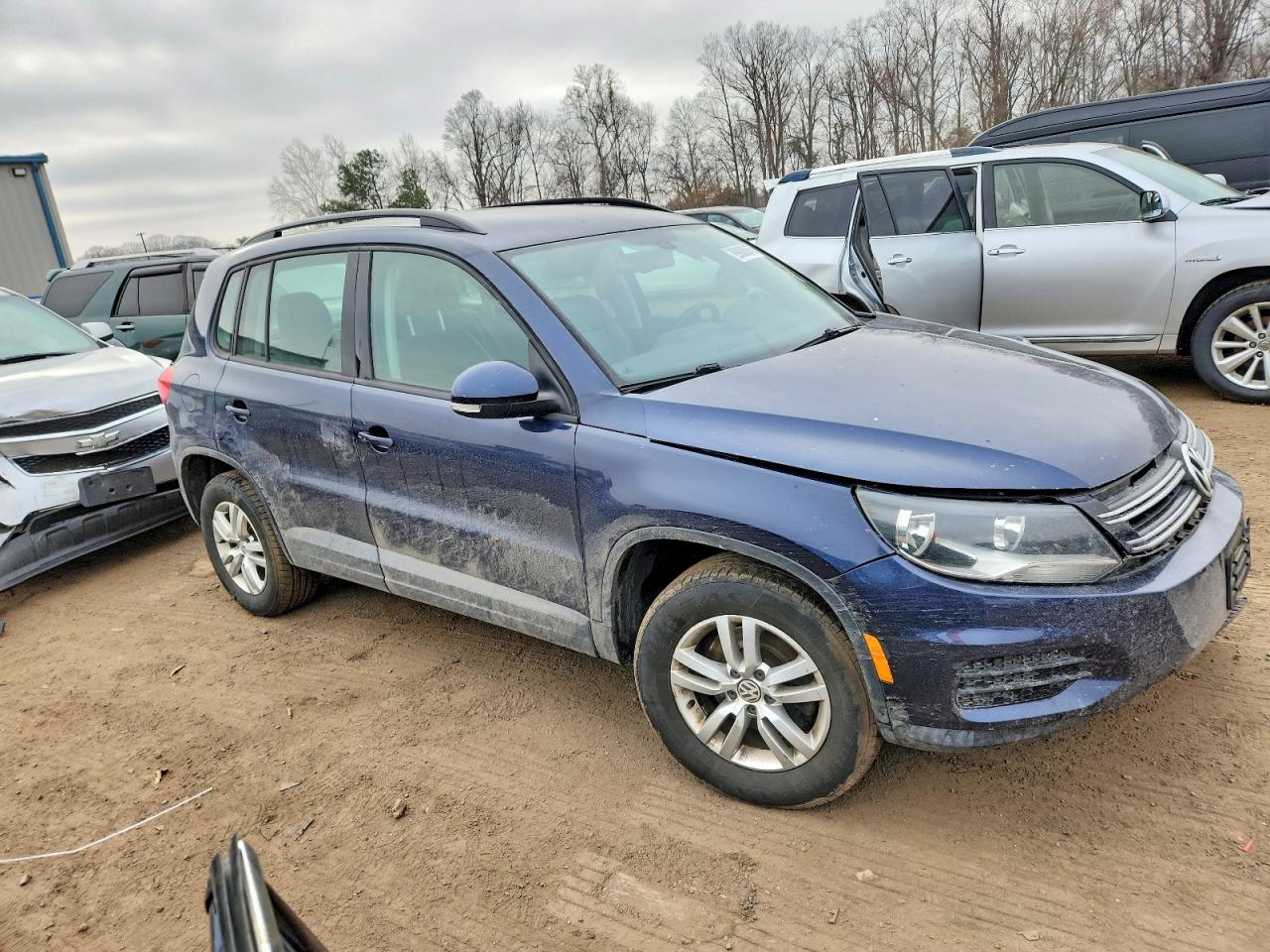 2016 VOLKSWAGEN TIGUAN S photo 4