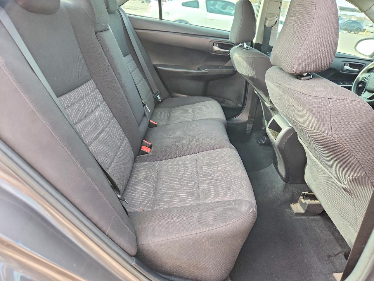 2017 TOYOTA CAMRY LE photo 19