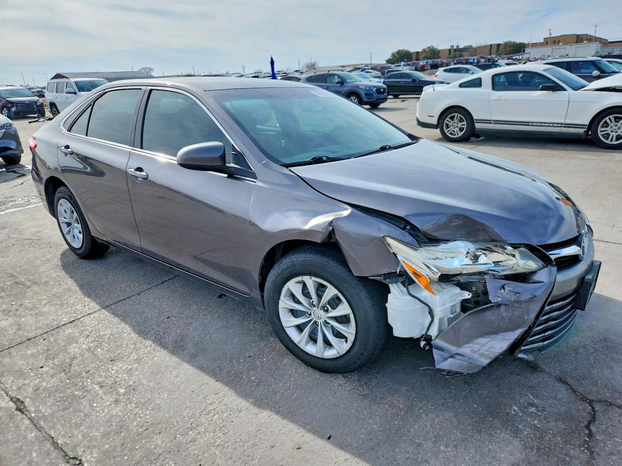 2017 TOYOTA CAMRY LE photo 7