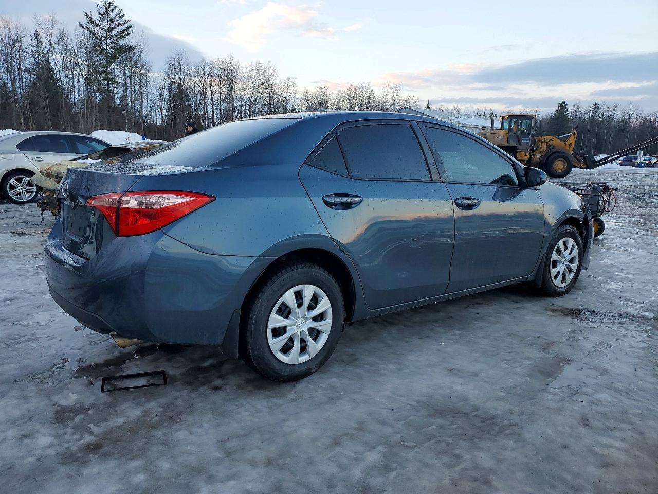 2019 TOYOTA COROLLA L photo 3