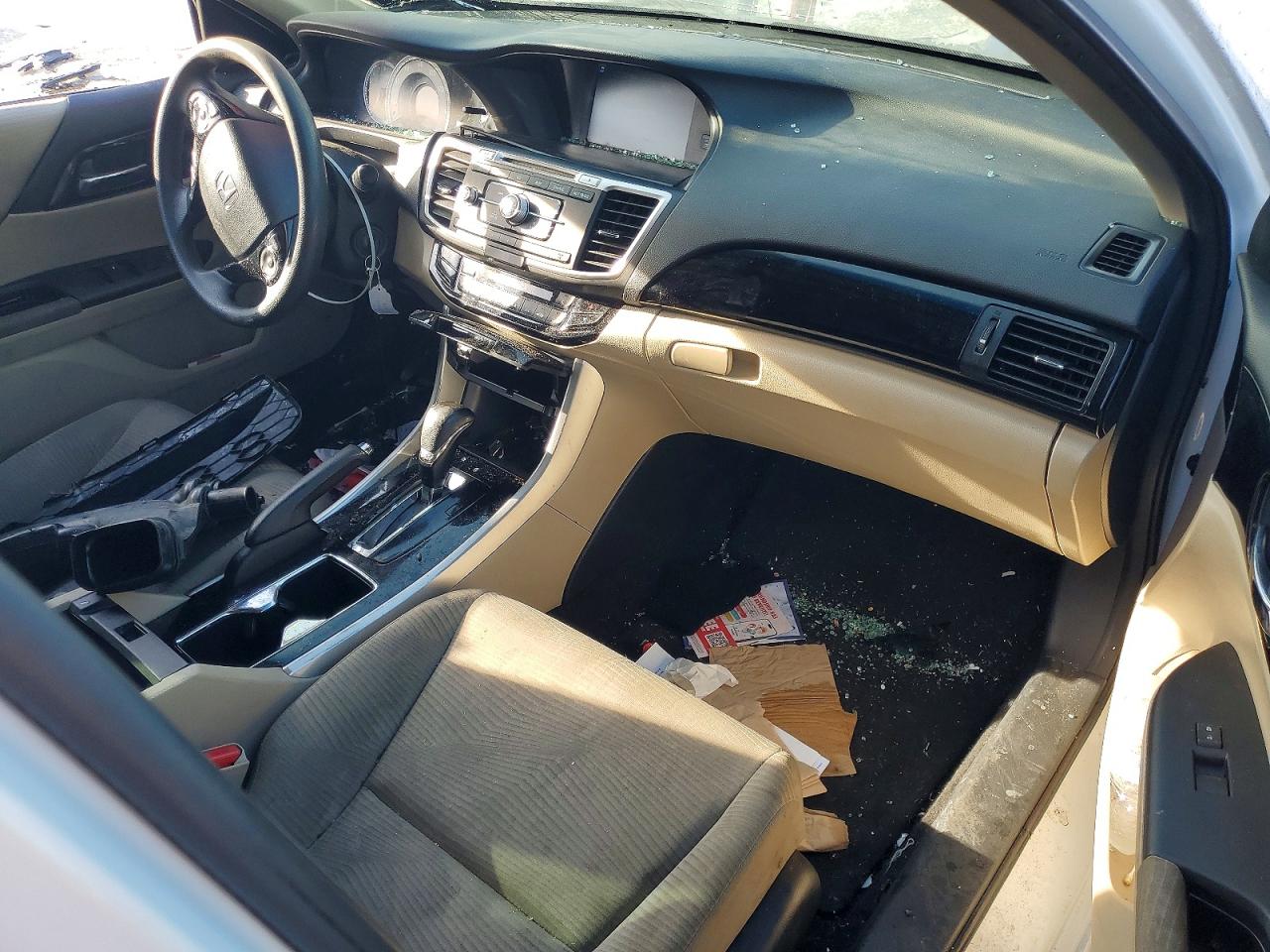2017 HONDA ACCORD LX photo 8