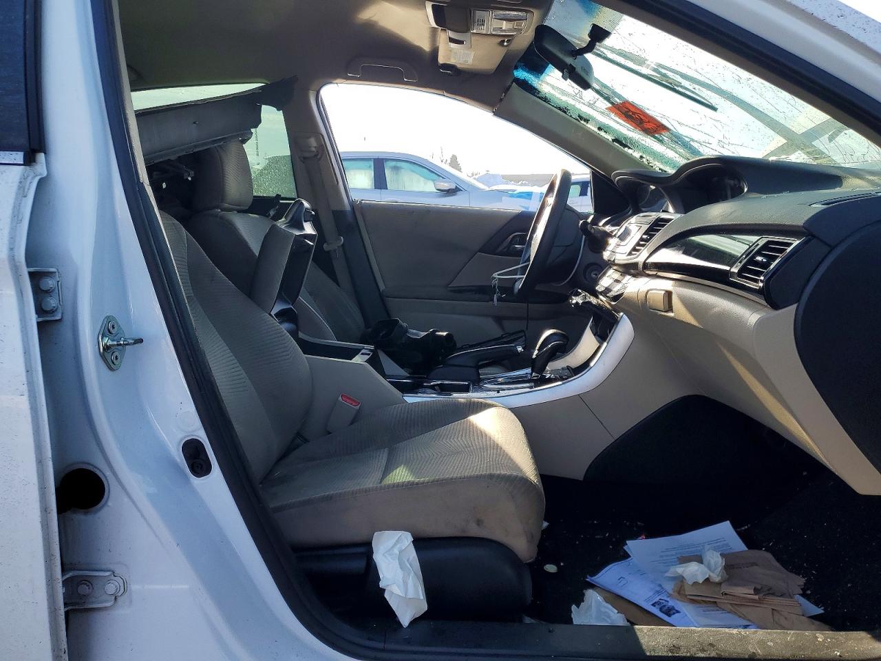 2017 HONDA ACCORD LX photo 7