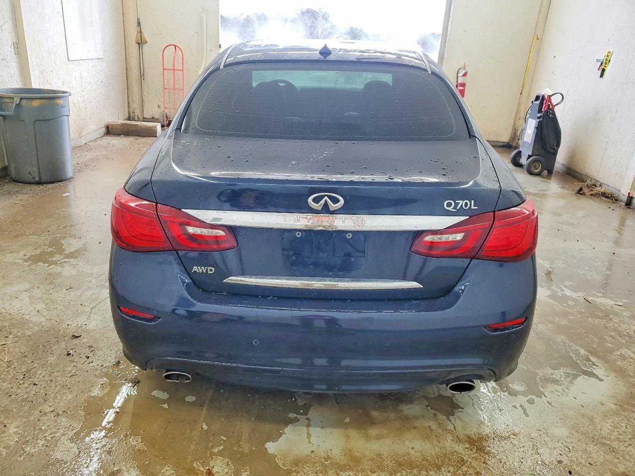 2016 INFINITI Q70L 3.7 photo 6