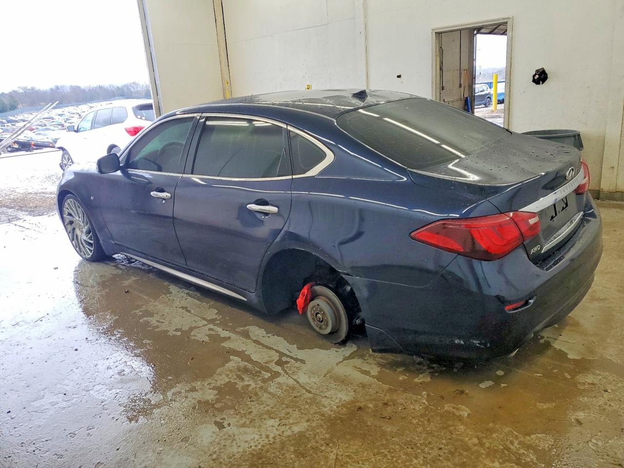 2016 INFINITI Q70L 3.7 photo 2