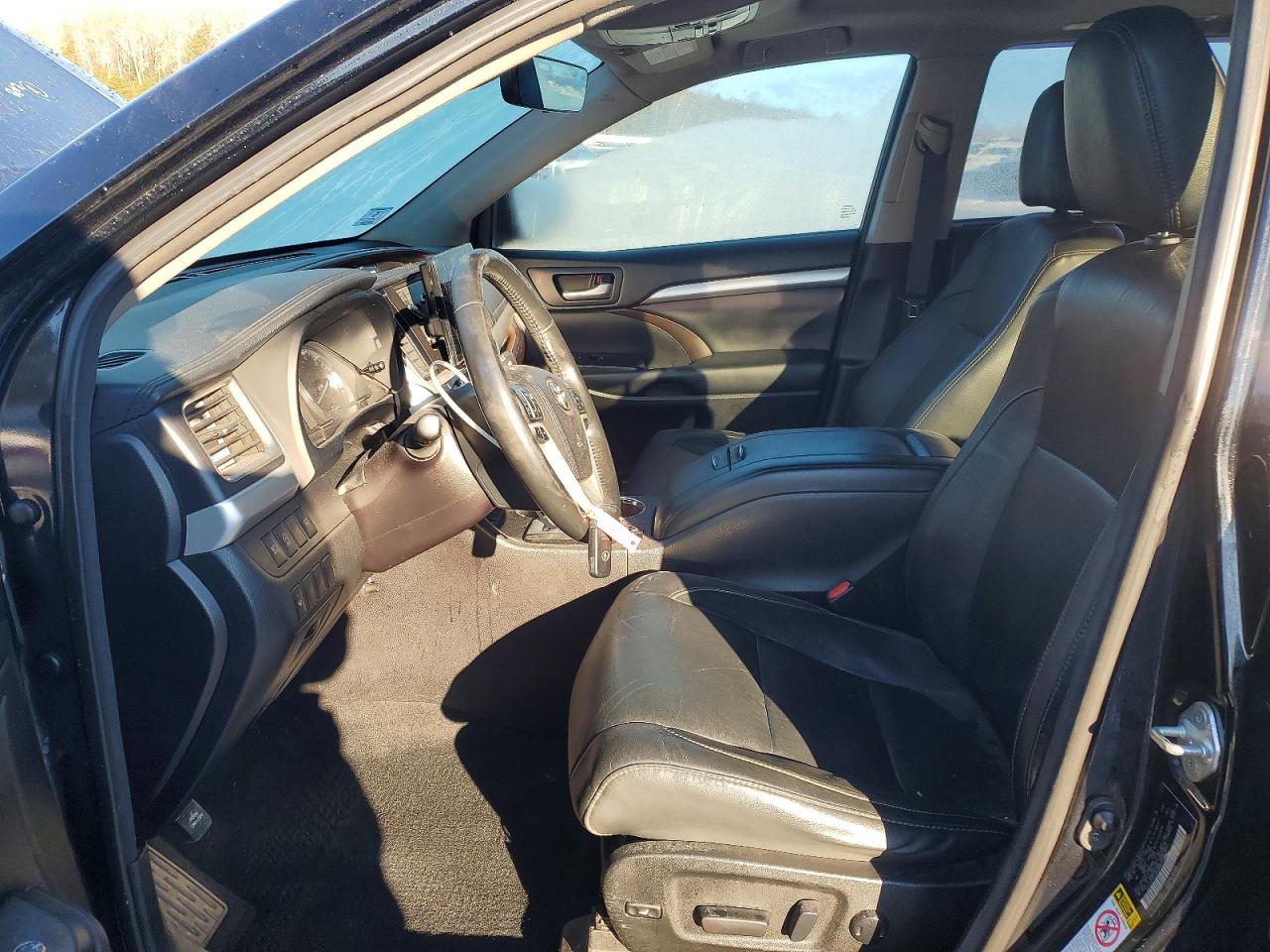 2018 TOYOTA HIGHLANDER SE photo 19