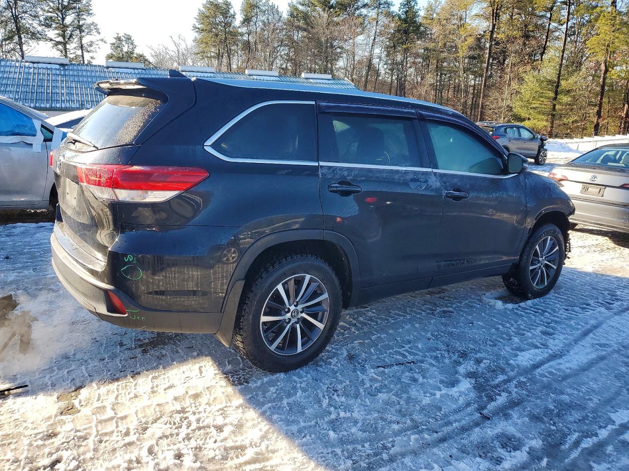 2018 TOYOTA HIGHLANDER SE photo 7