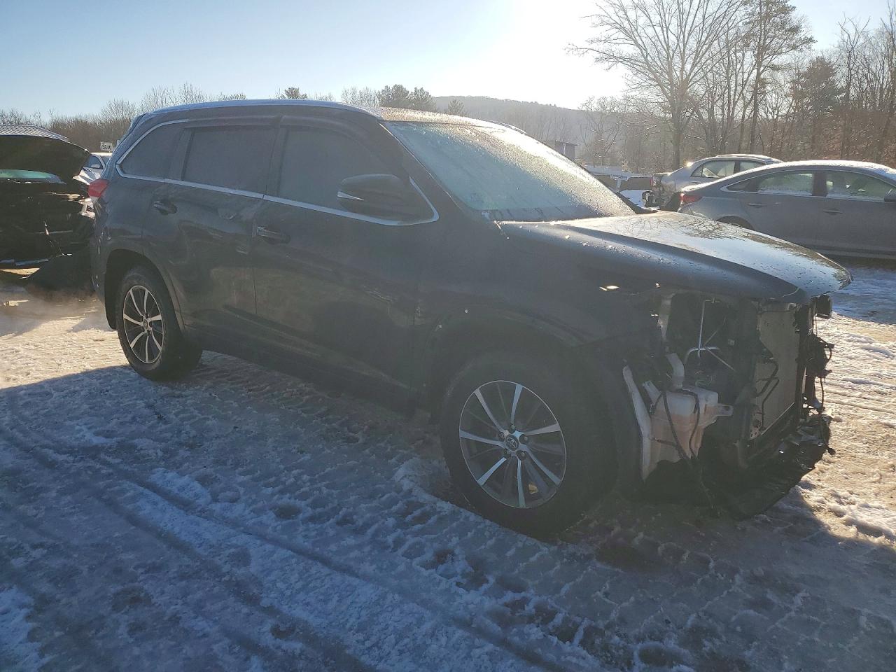 2018 TOYOTA HIGHLANDER SE photo 10
