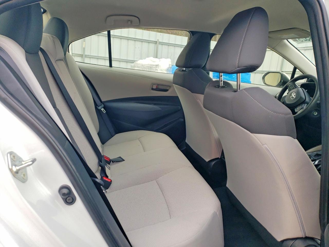 2022 TOYOTA COROLLA LE photo 10