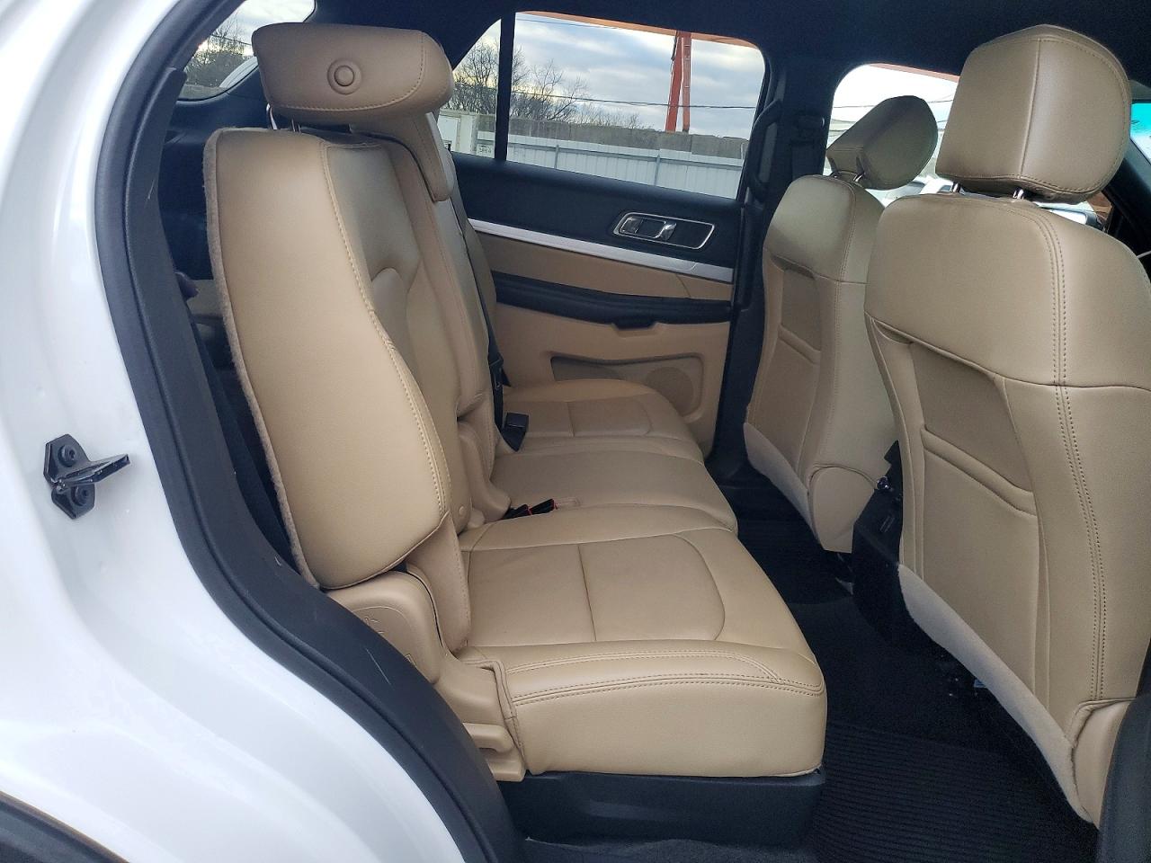 2016 FORD EXPLORER XLT photo 11