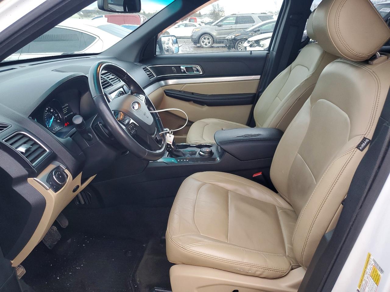 2016 FORD EXPLORER XLT photo 7