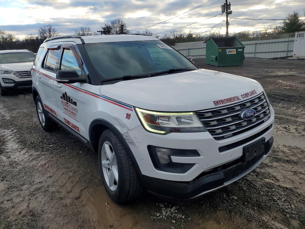 2016 FORD EXPLORER XLT photo 4