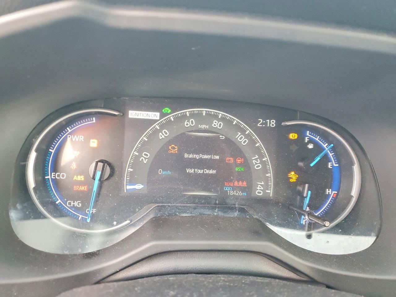 2025 TOYOTA RAV4 XLE photo 9