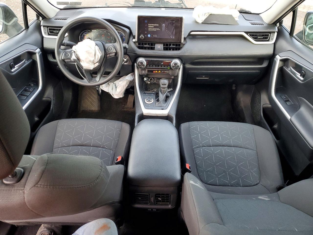 2025 TOYOTA RAV4 XLE photo 8