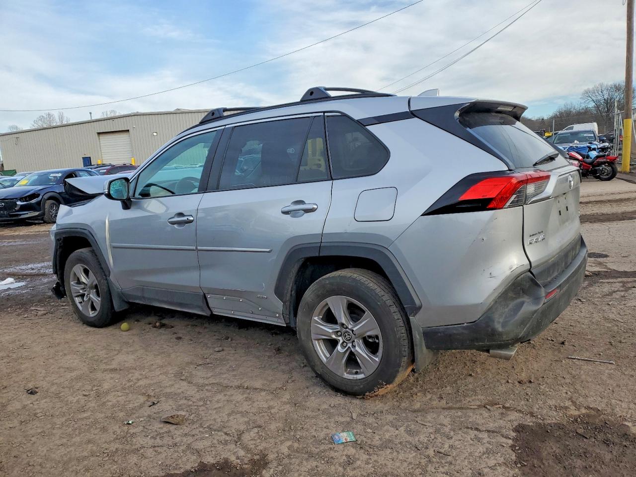2025 TOYOTA RAV4 XLE photo 2