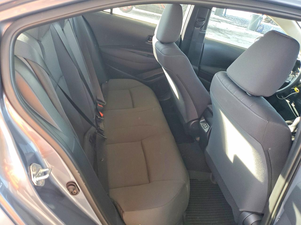 2025 TOYOTA COROLLA LE photo 10