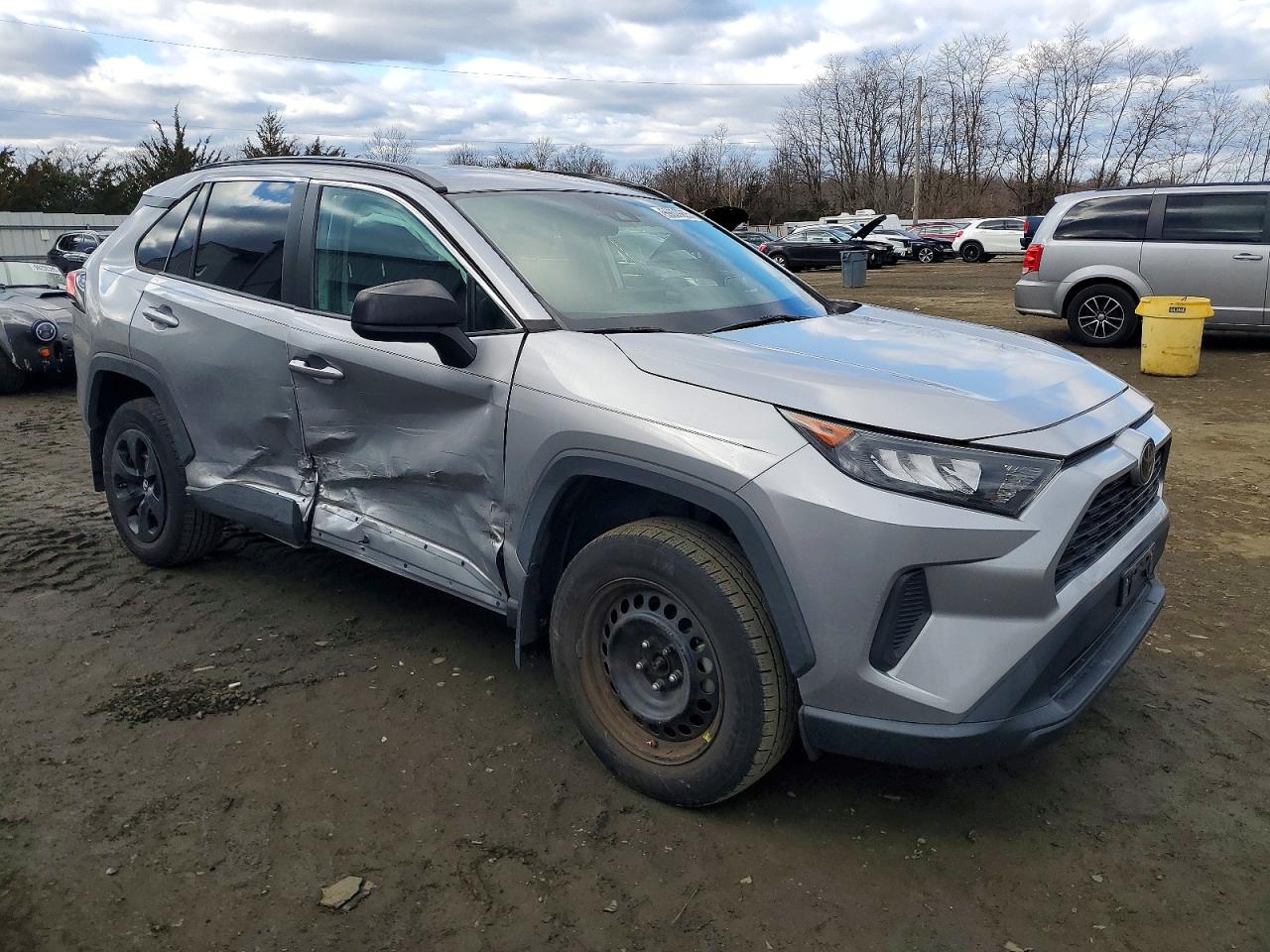 2019 TOYOTA RAV4 LE photo 7