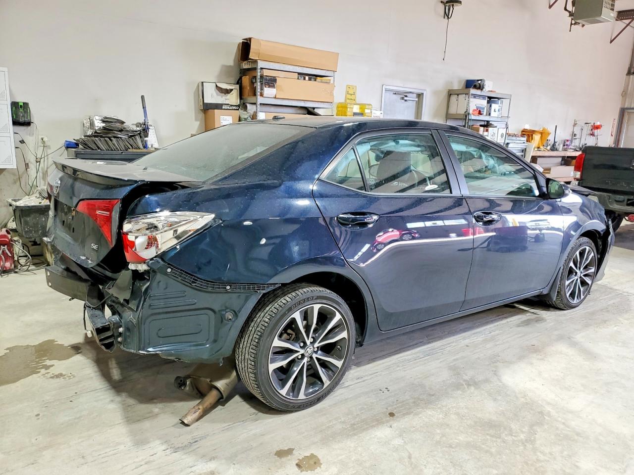 2018 TOYOTA COROLLA photo 3
